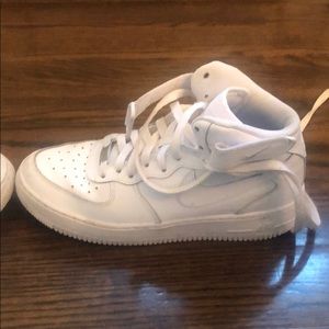 Worn 2 times kids Air Force one size7